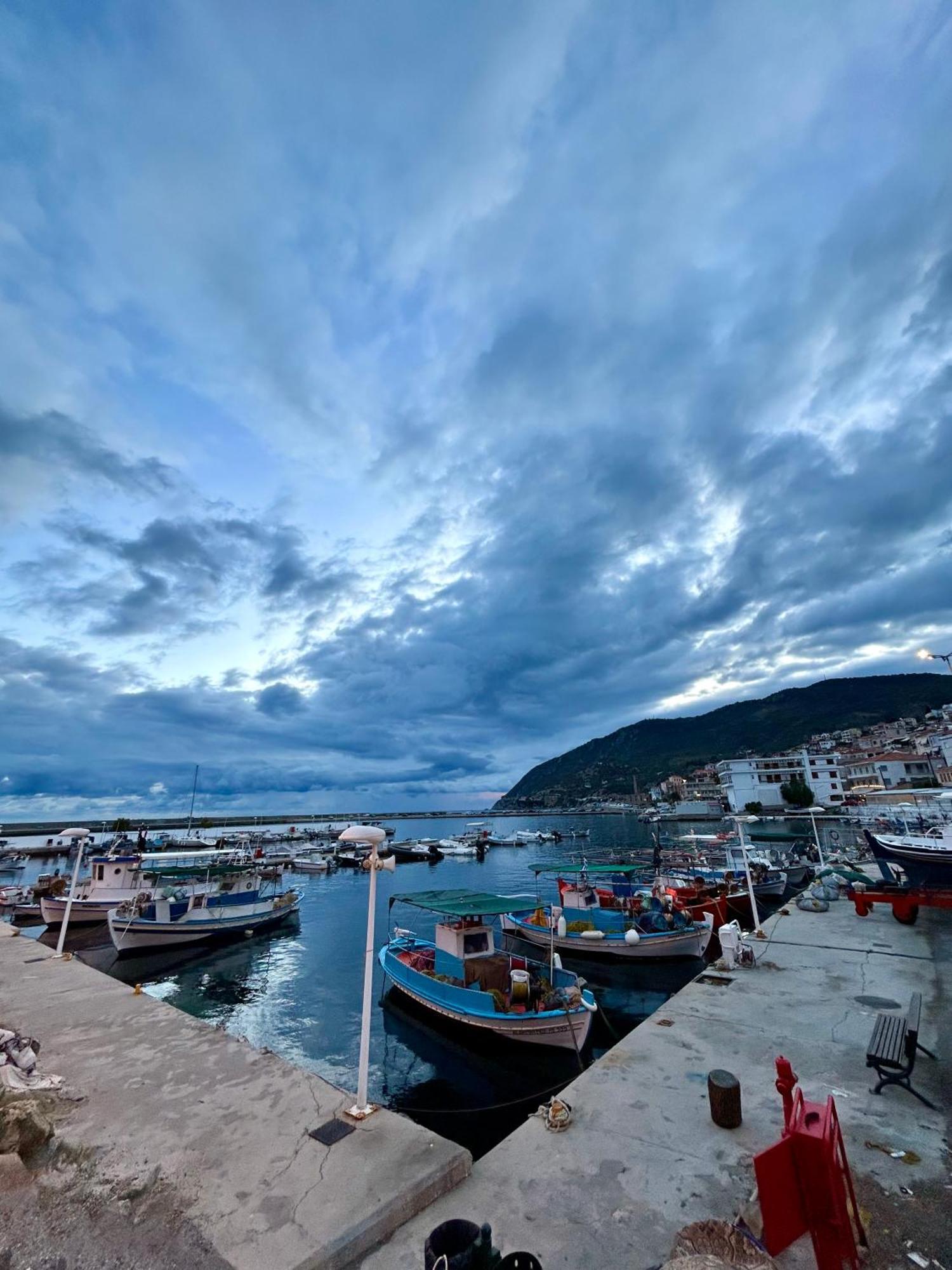 Ocean View Studios And Luxury Rooms Plomari Bagian luar foto