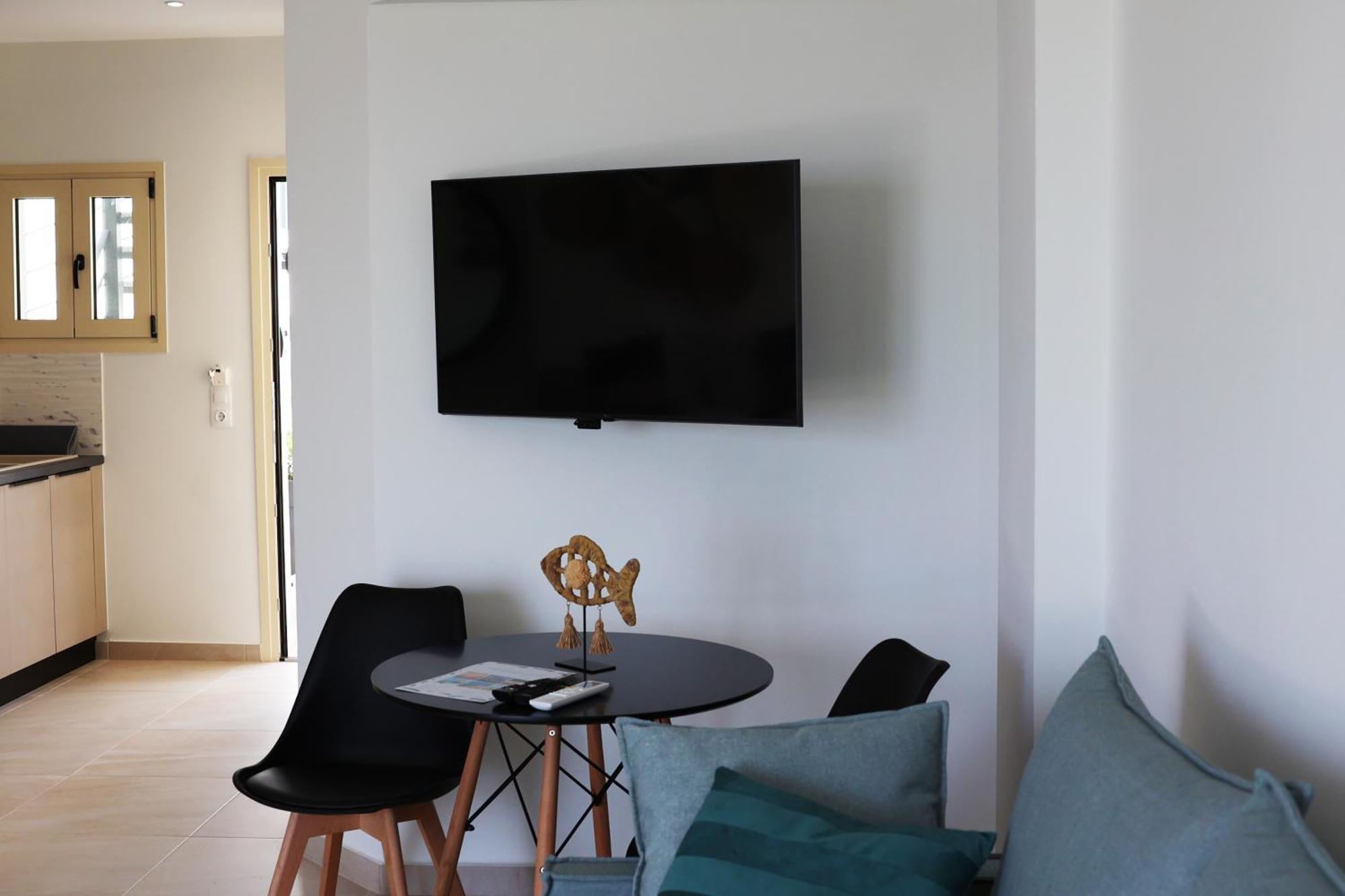 Ocean View Studios And Luxury Rooms Plomari Bagian luar foto